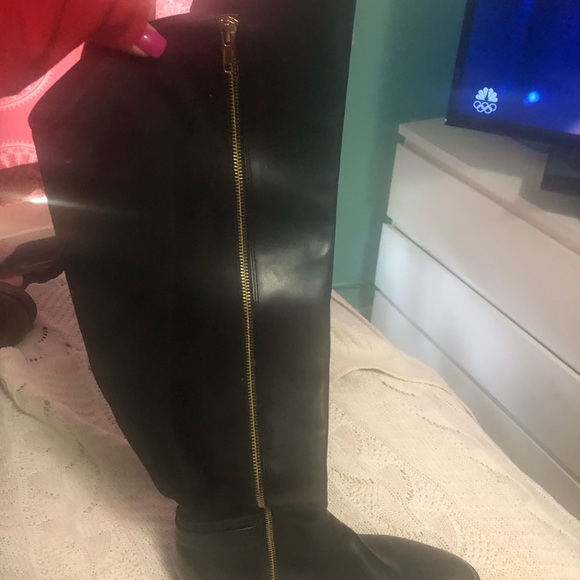 4 pair of size 10 boots; 2 are over knee. $15 each or $50 for the 4 pair. - Picture 8 of 9